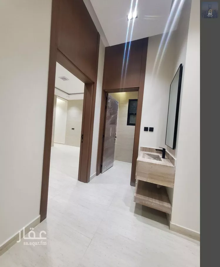 Floor for Sale in Riyadh Al Janadriyah 15