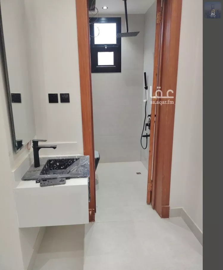 Floor for Sale in Riyadh Al Janadriyah 7