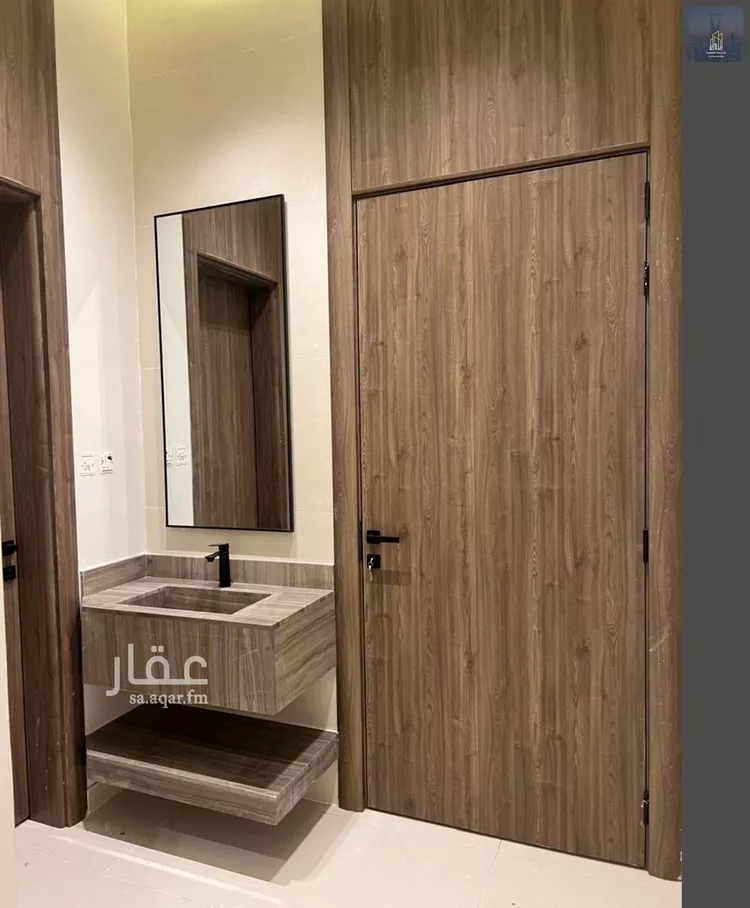 Floor for Sale in Riyadh Al Janadriyah 12