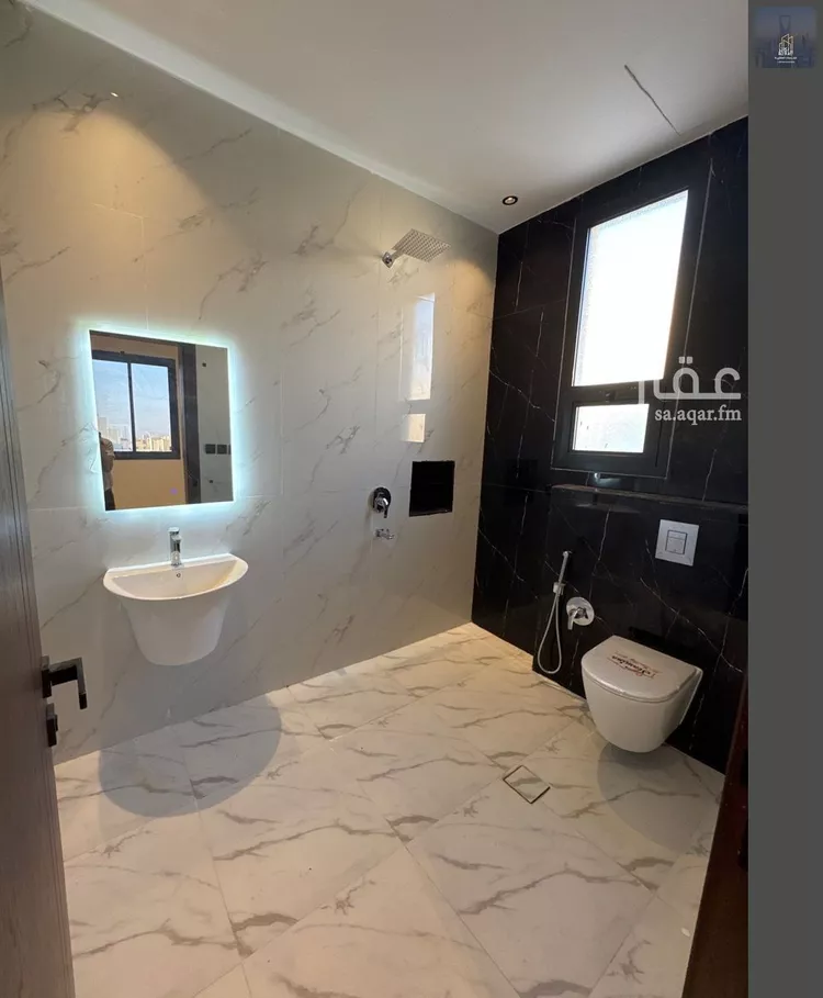 Floor for Sale in Riyadh Al Janadriyah 12