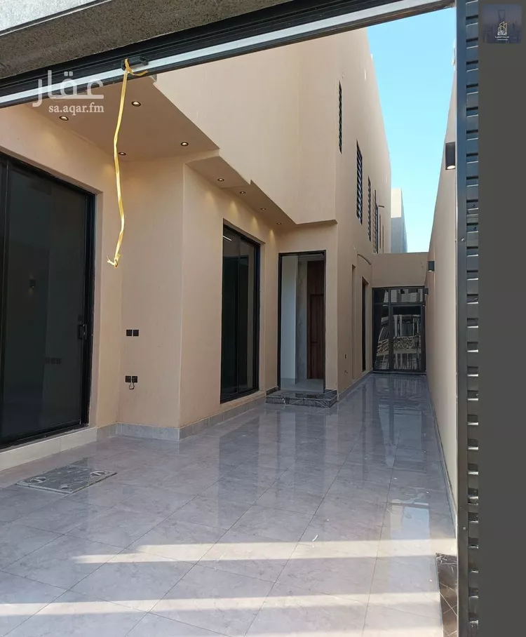 Floor for Sale in Riyadh Al Janadriyah 15