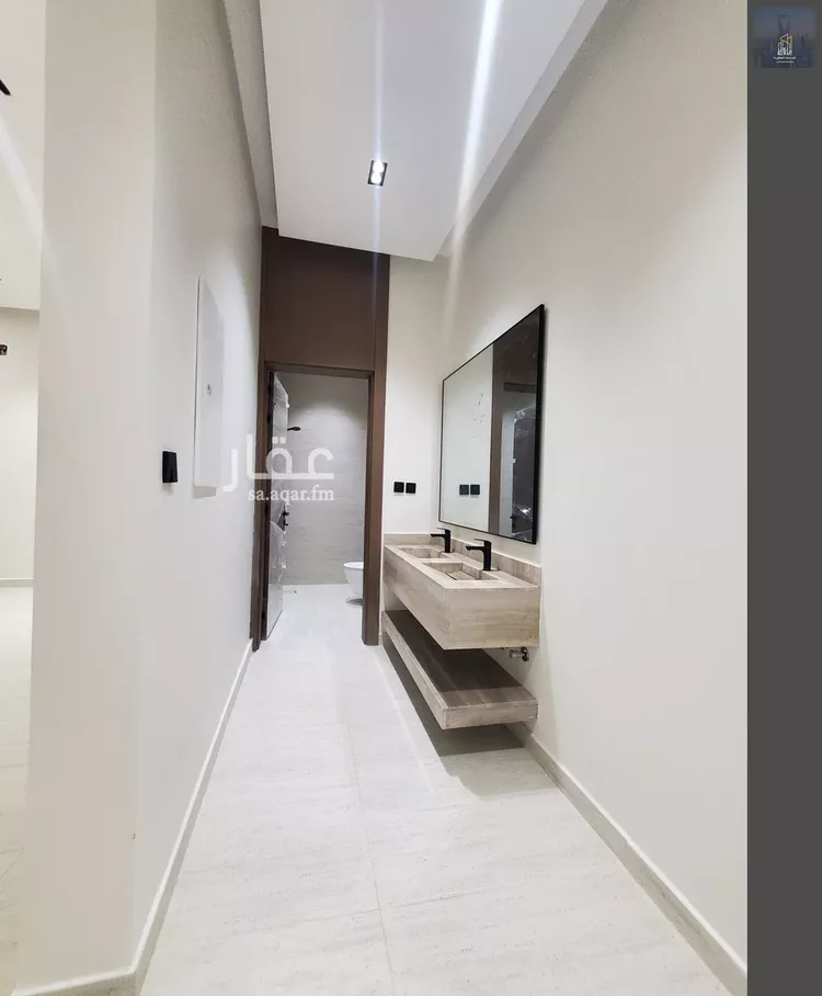 Floor for Sale in Riyadh Al Janadriyah 13