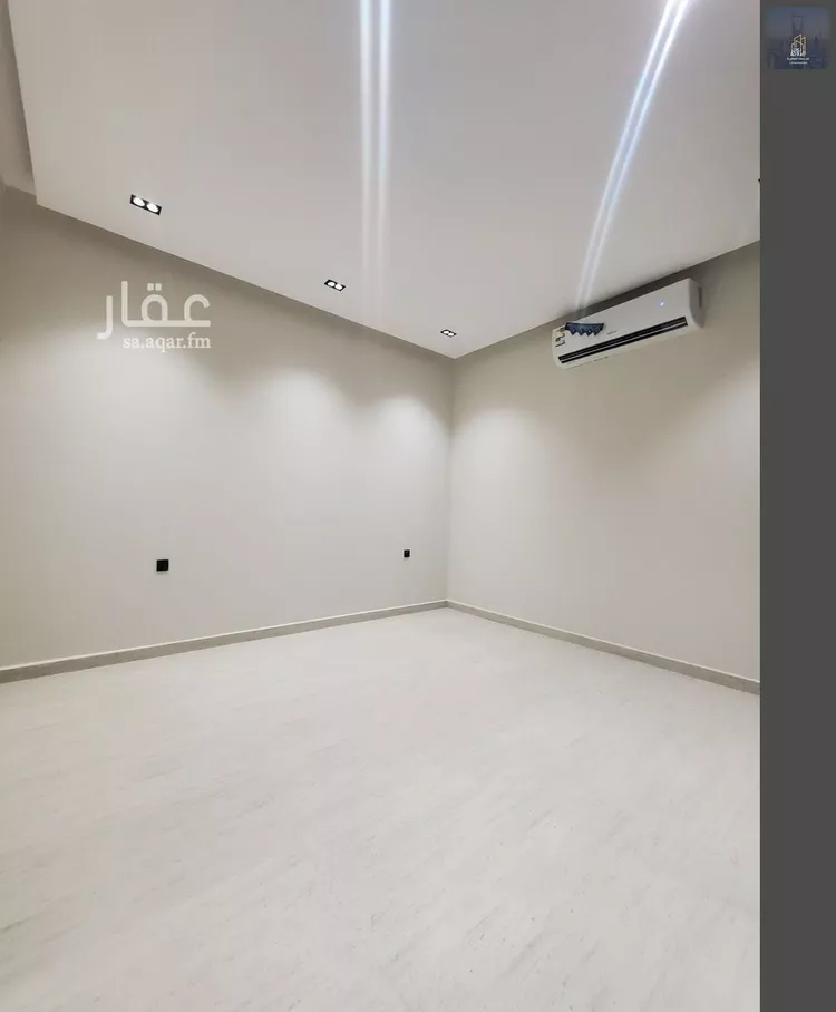 Floor for Sale in Riyadh Al Janadriyah 14