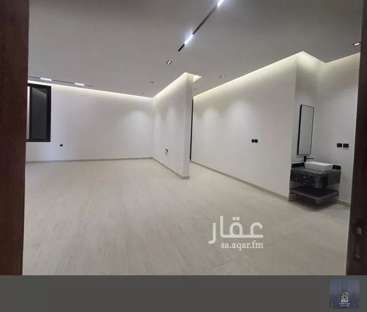 Floor for Sale in Riyadh Al Janadriyah 16
