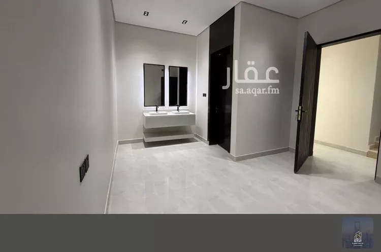 دور للبيع في شارع بوابه الشرق, حي الجنادرية, مدينة الرياض, منطقة الرياض 11