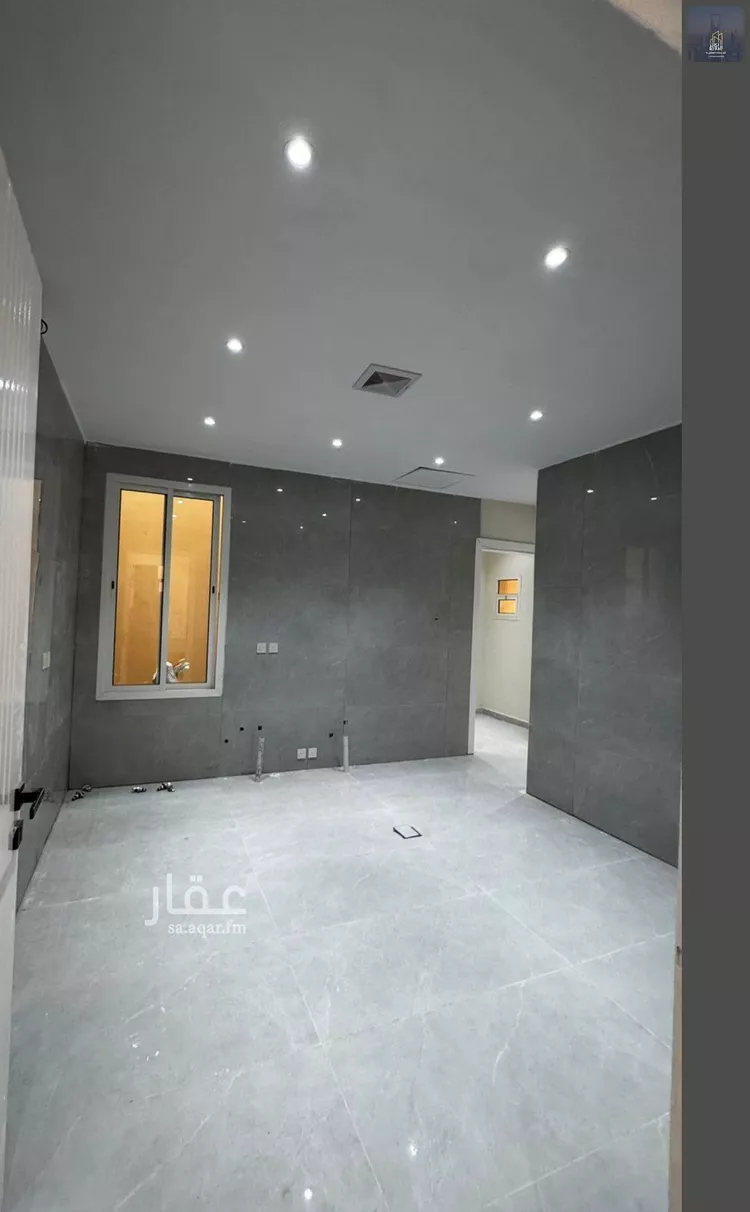 Floor for Sale in Riyadh Al Janadriyah 8