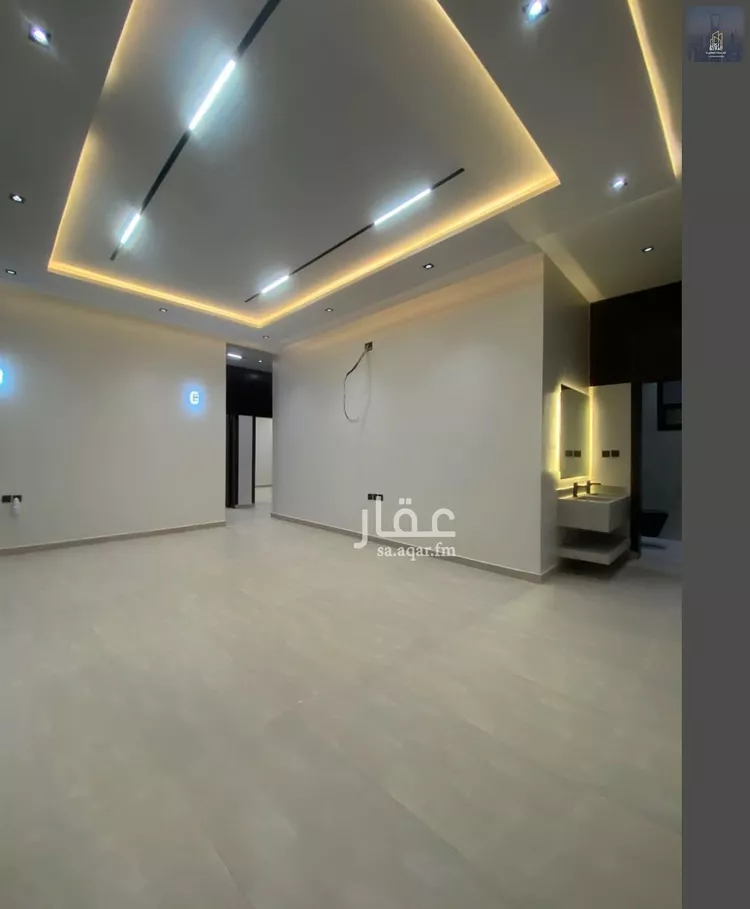 Floor for Sale in Riyadh Al Janadriyah 7