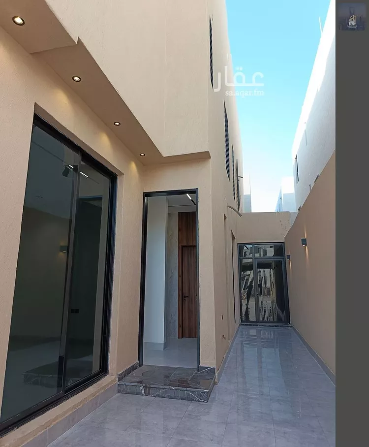 Floor for Sale in Riyadh Al Janadriyah 7