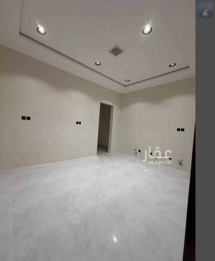 Floor for Sale in Riyadh An Nadhim 9