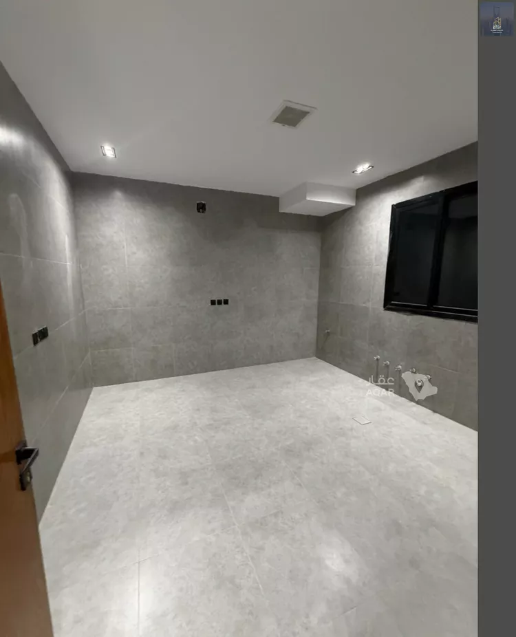 Floor for Sale in Riyadh Ar Rimal 3