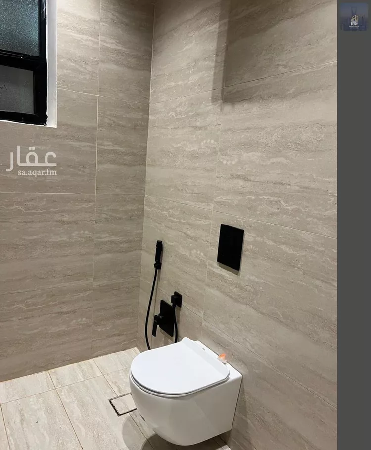 Floor for Sale in Riyadh Al Janadriyah 6