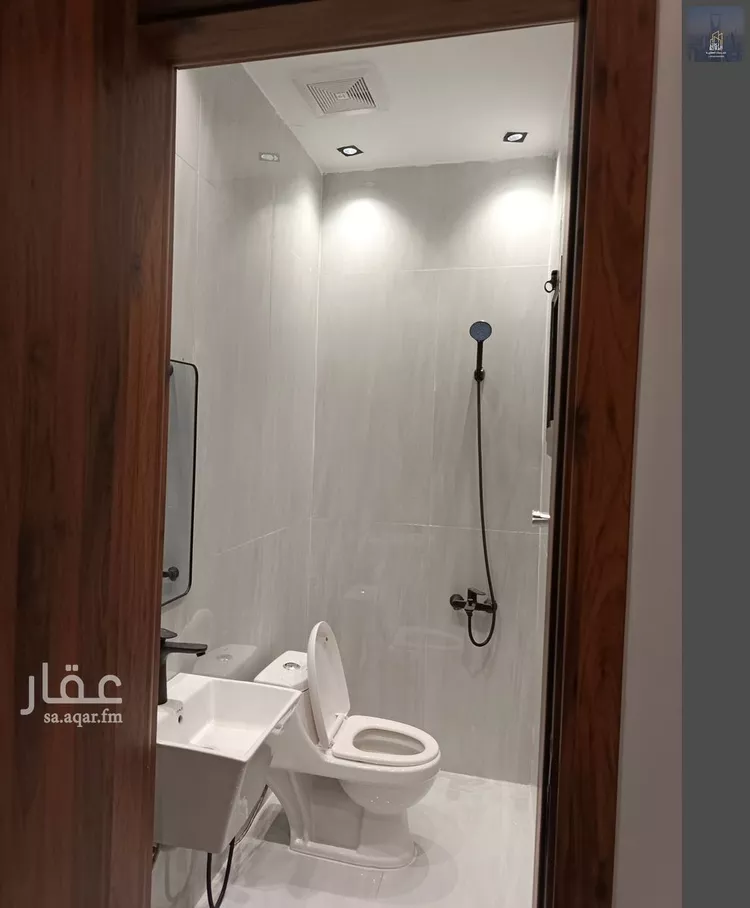 Floor for Sale in Riyadh Al Janadriyah 20