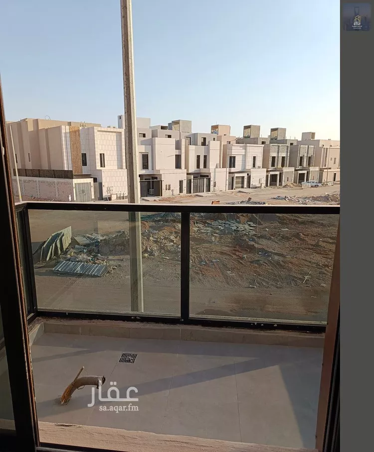 Floor for Sale in Riyadh Al Janadriyah 10