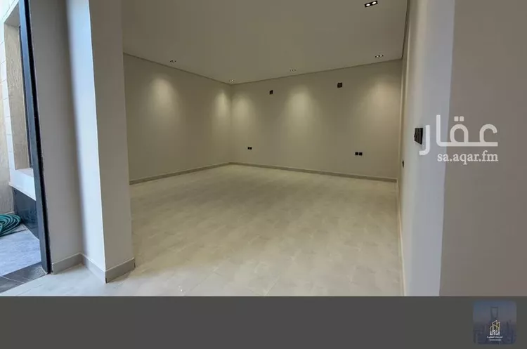 دور للبيع في شارع بوابه الشرق, حي الجنادرية, مدينة الرياض, منطقة الرياض 8
