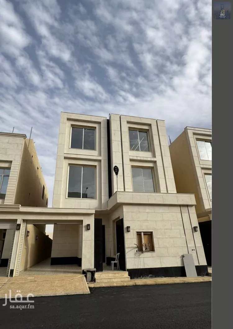 Floor for Sale in Riyadh Al Janadriyah