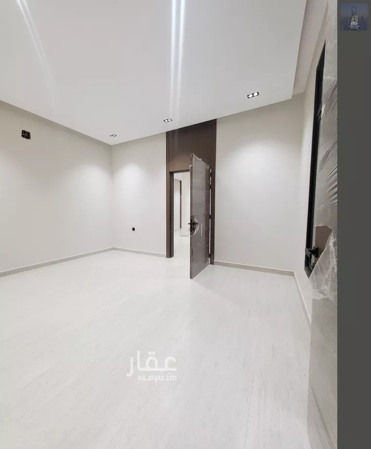 Floor for Sale in Riyadh Al Janadriyah 10