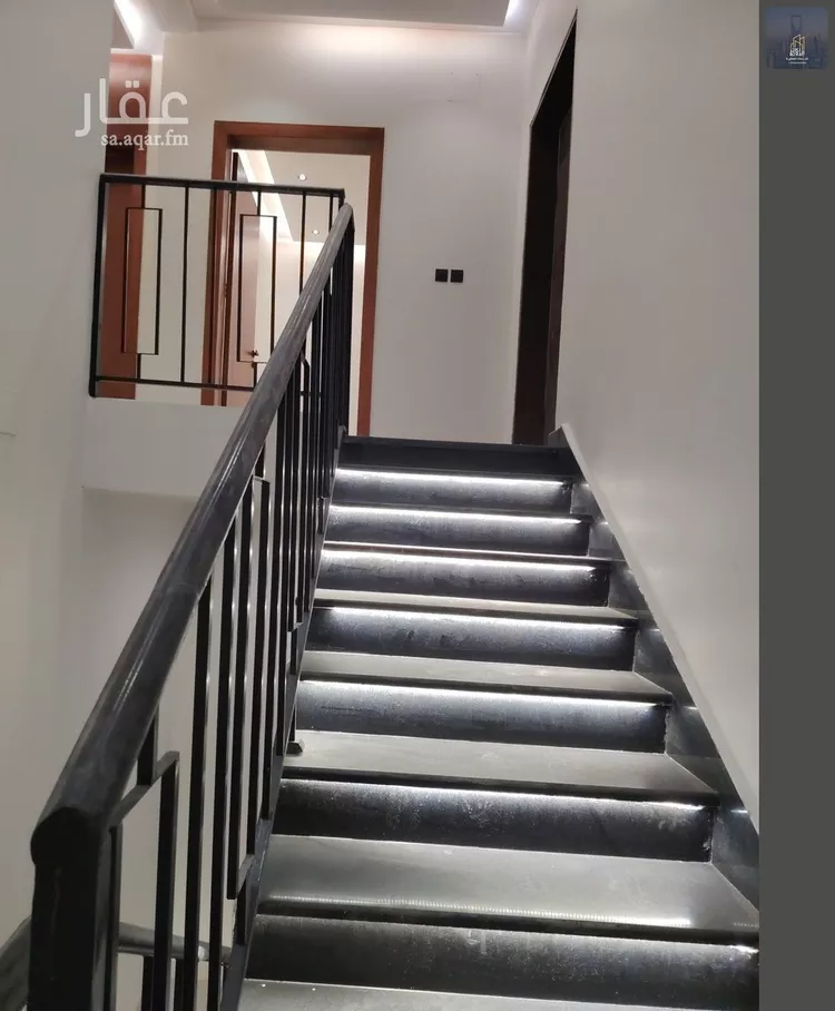 Floor for Sale in Riyadh Al Janadriyah 14