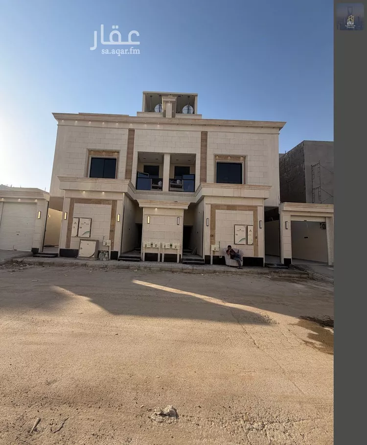 Floor for Sale in Riyadh Al Janadriyah