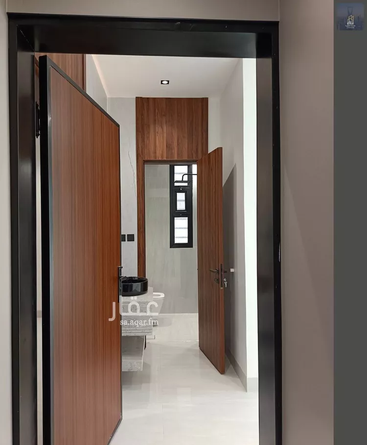 Floor for Sale in Riyadh Al Janadriyah 11