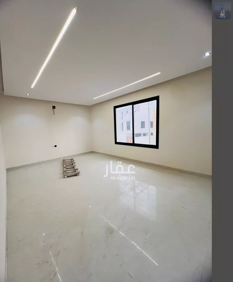 Floor for Sale in Riyadh Al Janadriyah 7