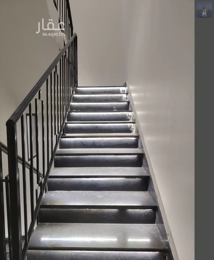 Floor for Sale in Riyadh Al Janadriyah 13