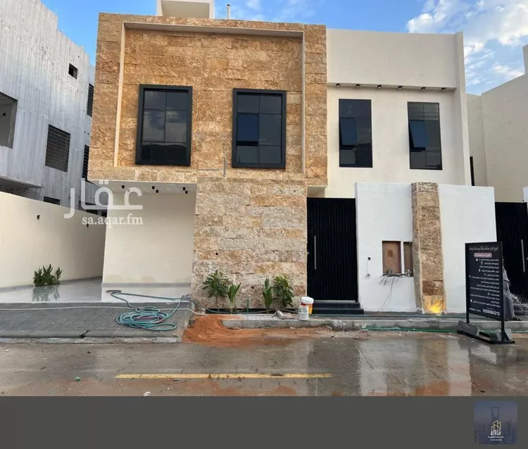 Floor for Sale in Riyadh Al Janadriyah 7