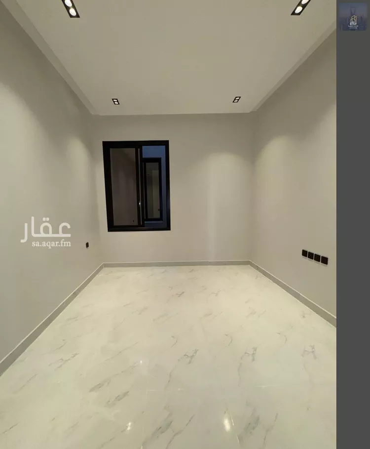 Floor for Sale in Riyadh Al Janadriyah 8