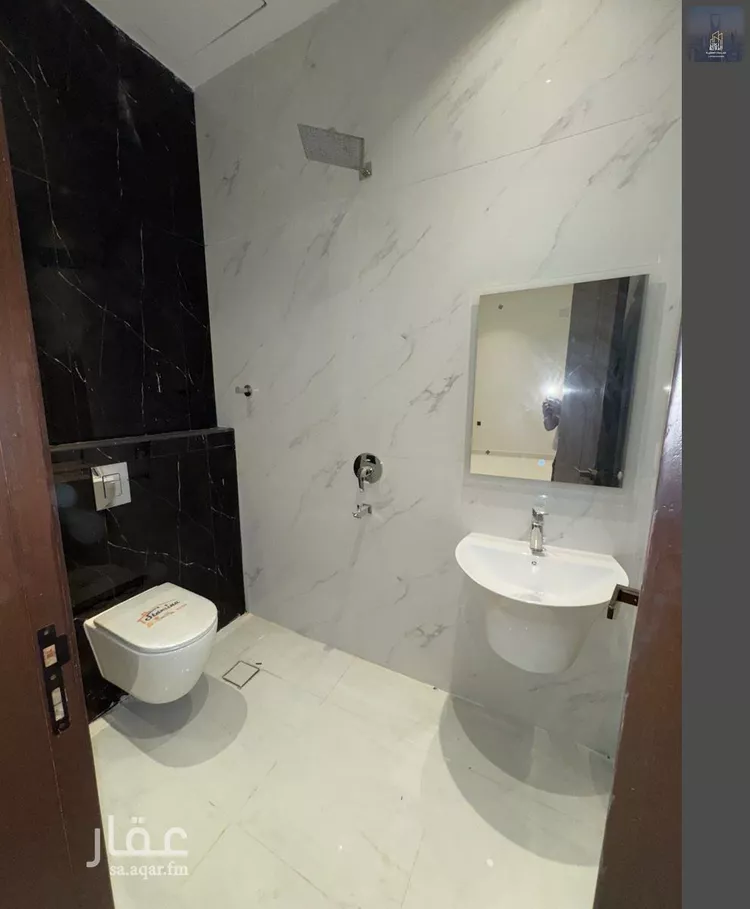 Floor for Sale in Riyadh Al Janadriyah 10
