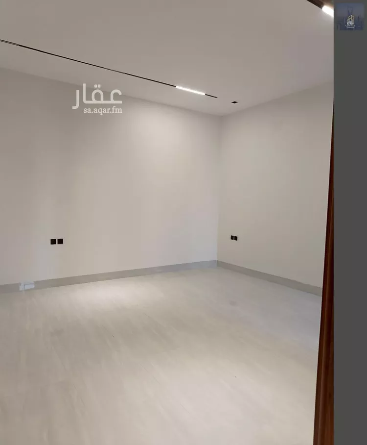 Floor for Sale in Riyadh Al Janadriyah 16