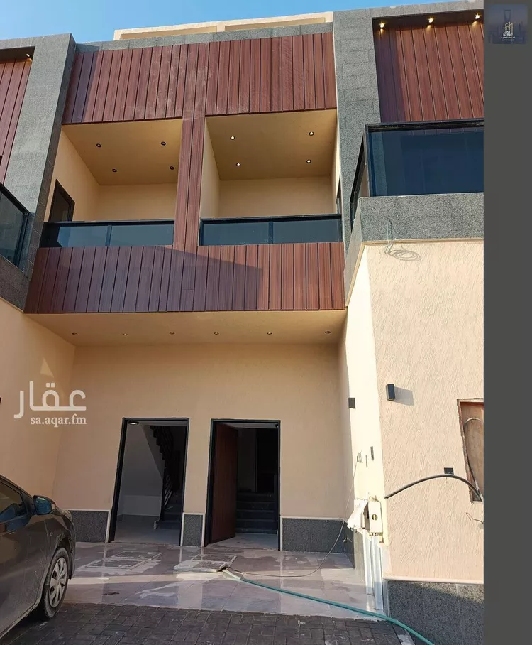 Floor for Sale in Riyadh Al Janadriyah 12