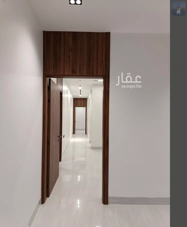 Floor for Sale in Riyadh Al Janadriyah 19