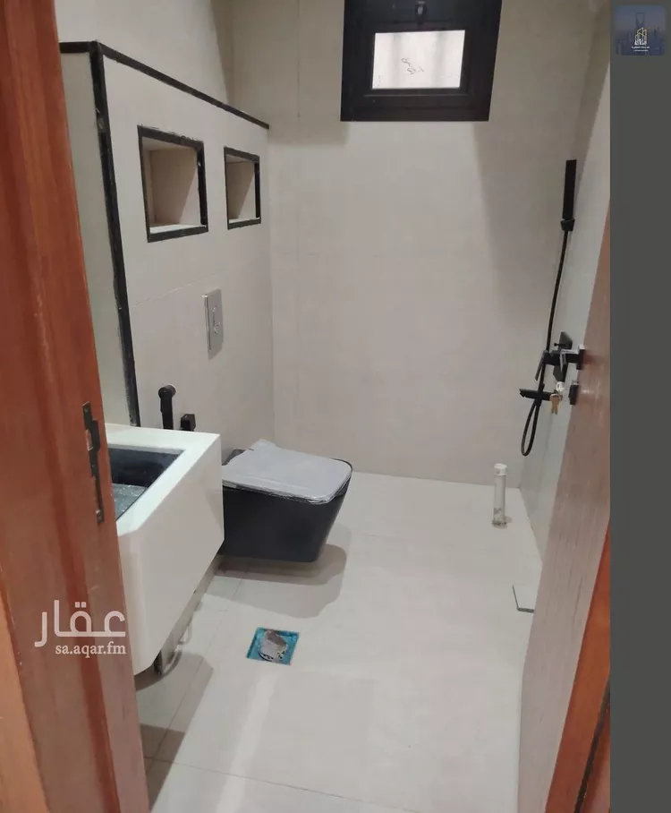 فيلا للبيع في شارع بوابة الشرق, حي الجنادرية, مدينة الرياض, منطقة الرياض 9