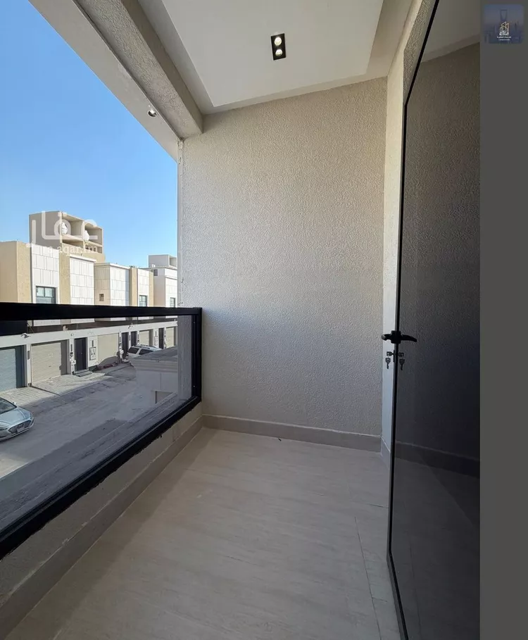 Floor for Sale in Riyadh Al Janadriyah
