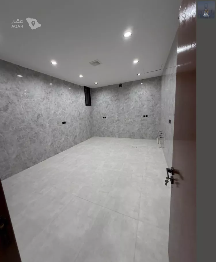 Floor for Sale in Riyadh Ash Sharq 7