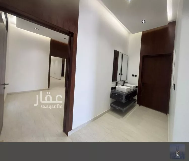 Floor for Sale in Riyadh Al Janadriyah 6
