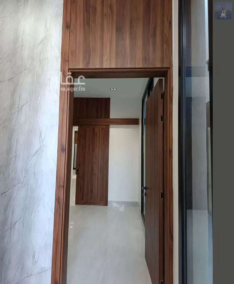 Floor for Sale in Riyadh Al Janadriyah 14