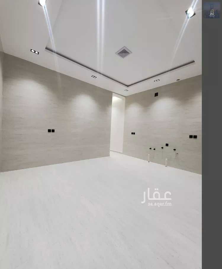 Floor for Sale in Riyadh Al Janadriyah 9