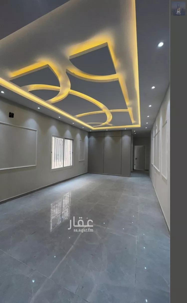 Floor for Sale in Riyadh Al Janadriyah