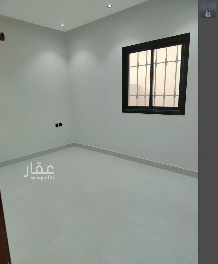 Floor for Sale in Riyadh Al Janadriyah 8
