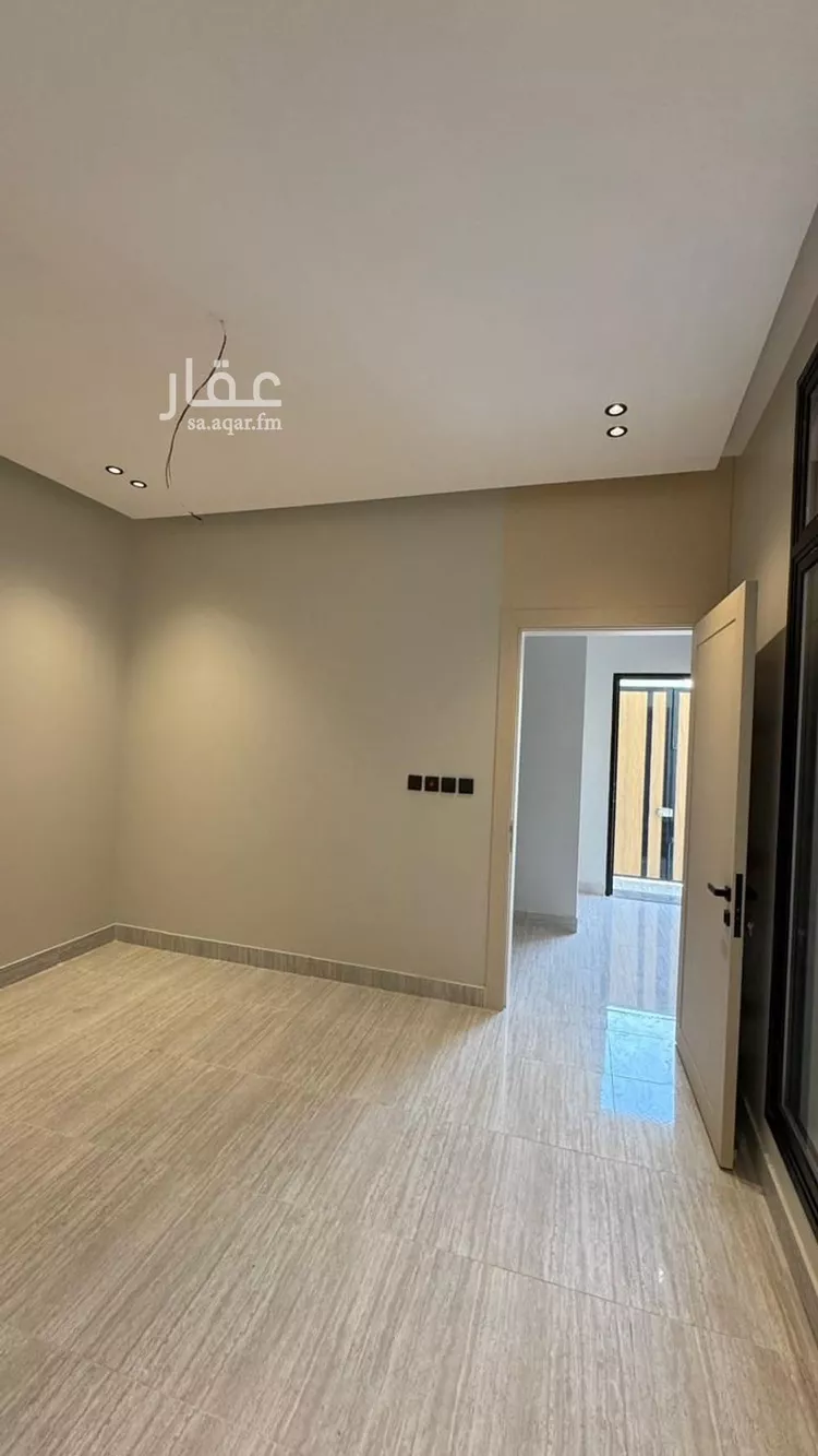 فيلا للبيع في شارع المطيرفي, حي الصواري, مدينة الخبر, المنطقة الشرقية صورة 2