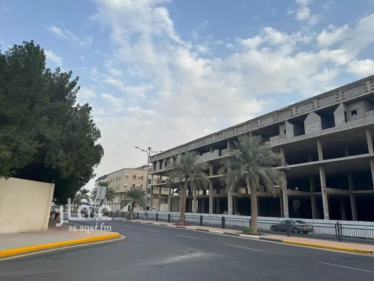 عمارة للبيع في شارع جدة, حي المدينة, مدينة بقيق, المنطقة الشرقية صورة 4