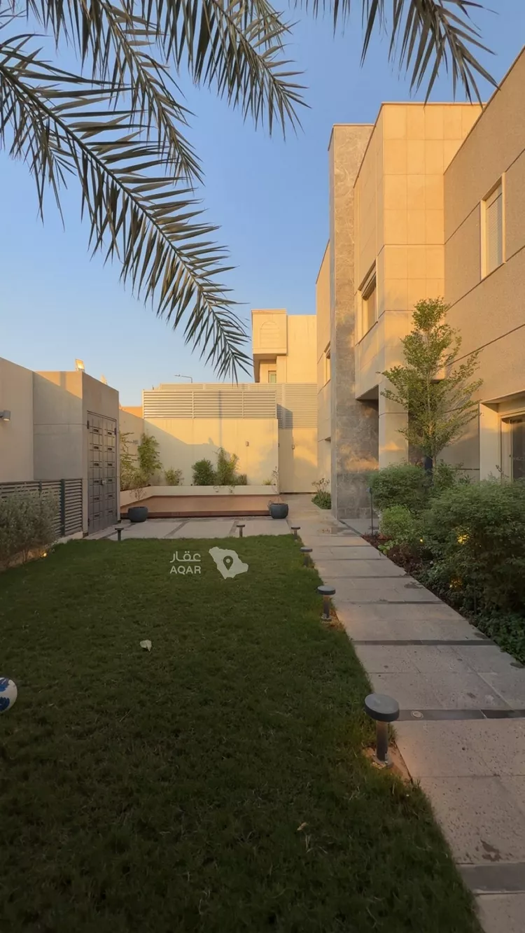 فيلا للبيع في شارع هلال بن رزين, حي النزهة, مدينة الرياض, منطقة الرياض صورة 3