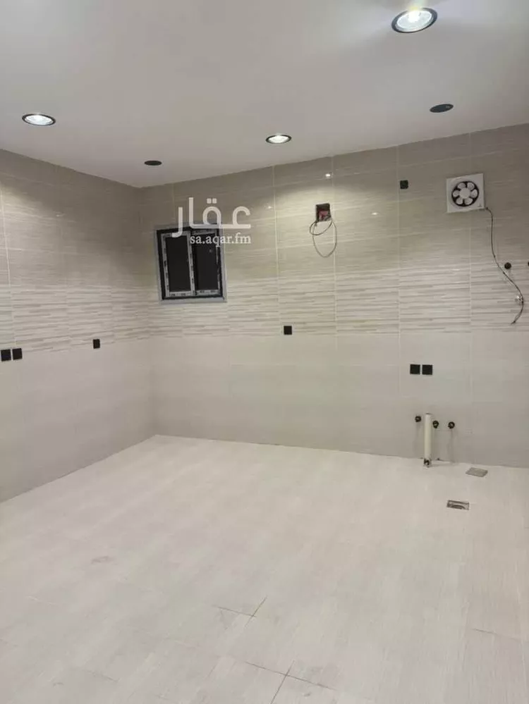 فيلا للبيع في شارع جنادة بن مالك, حي العوالي, مدينة الرياض, منطقة الرياض صورة 5