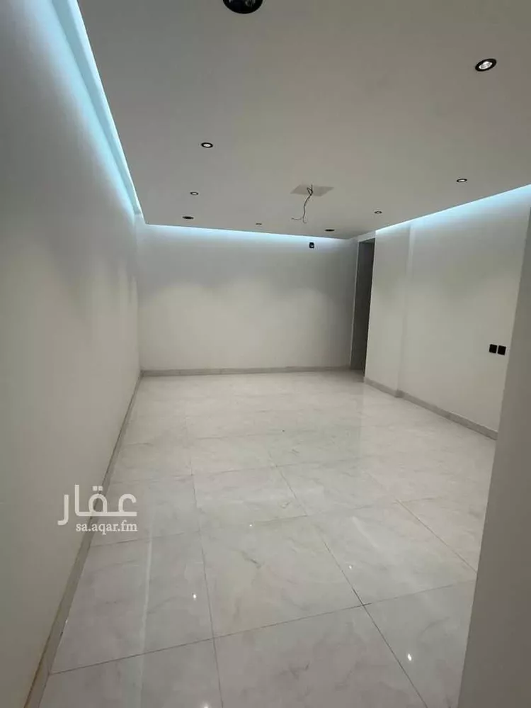 فيلا للبيع في شارع جنادة بن مالك, حي العوالي, مدينة الرياض, منطقة الرياض 9