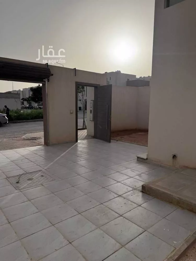 فيلا للبيع في شارع شارع عبدالله بن حسن العفيف, حي مطار الملك خالد الدولي, مدينة الرياض, منطقة الرياض صورة 3