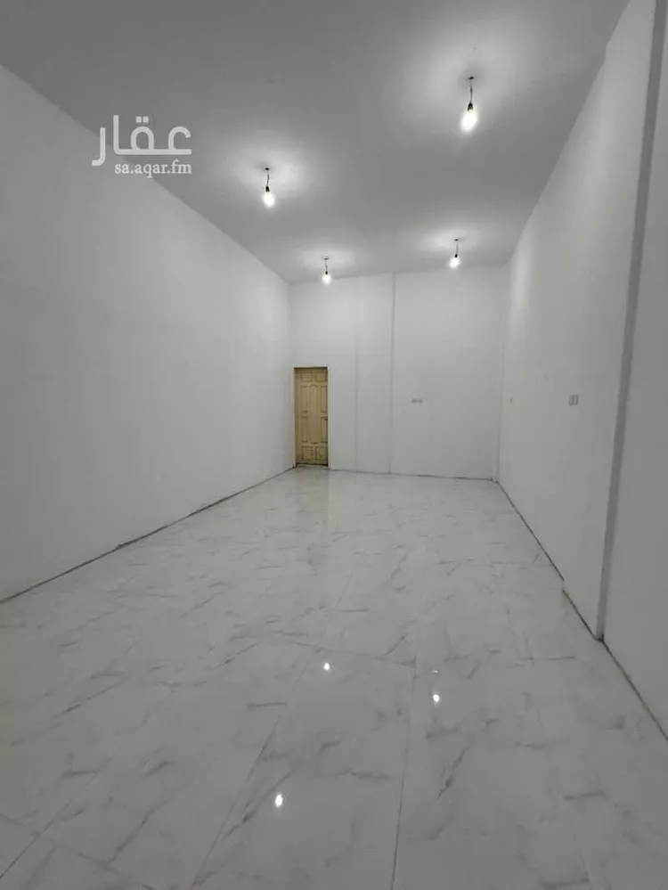 Shop for Rent in Medina Ad Difa صورة 4