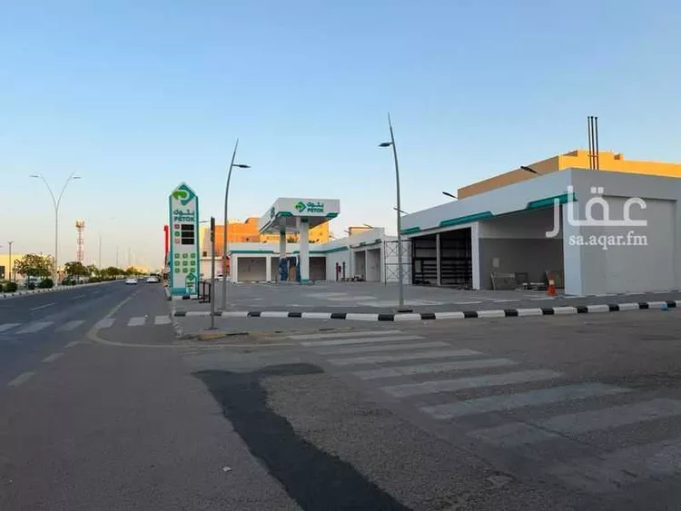 محطة للبيع في شارع طريق الملك فهد, حي الملك عبدالعزيز, مدينة الرس, منطقة القصيم