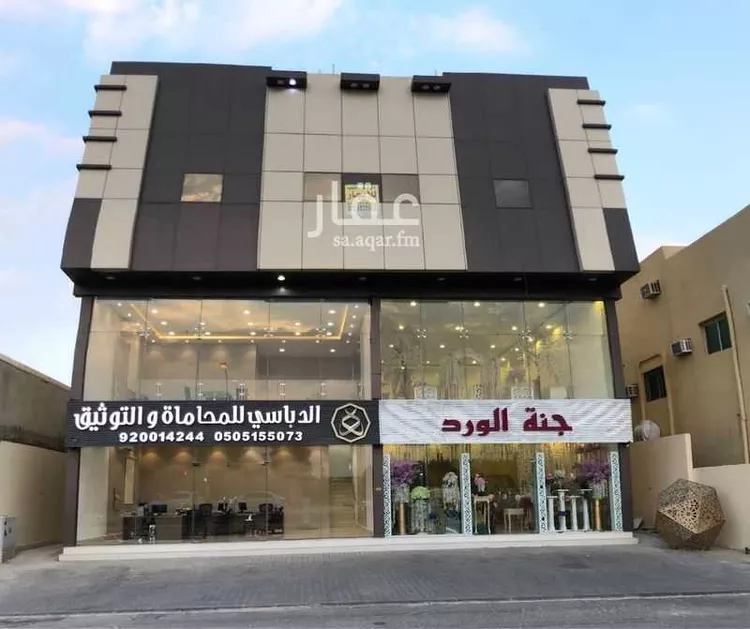 مكتب تجاري للإيجار في شارع عمر بن الخطاب الفرعي, حي الإسكان, مدينة بريدة, منطقة القصيم