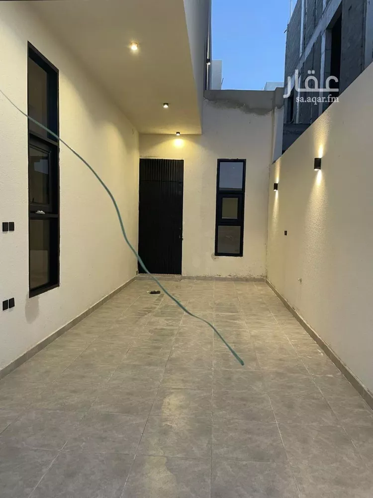 دور للبيع في شارع زياد بن أيوب, حي الرمال, مدينة الرياض, منطقة الرياض 1 صورة