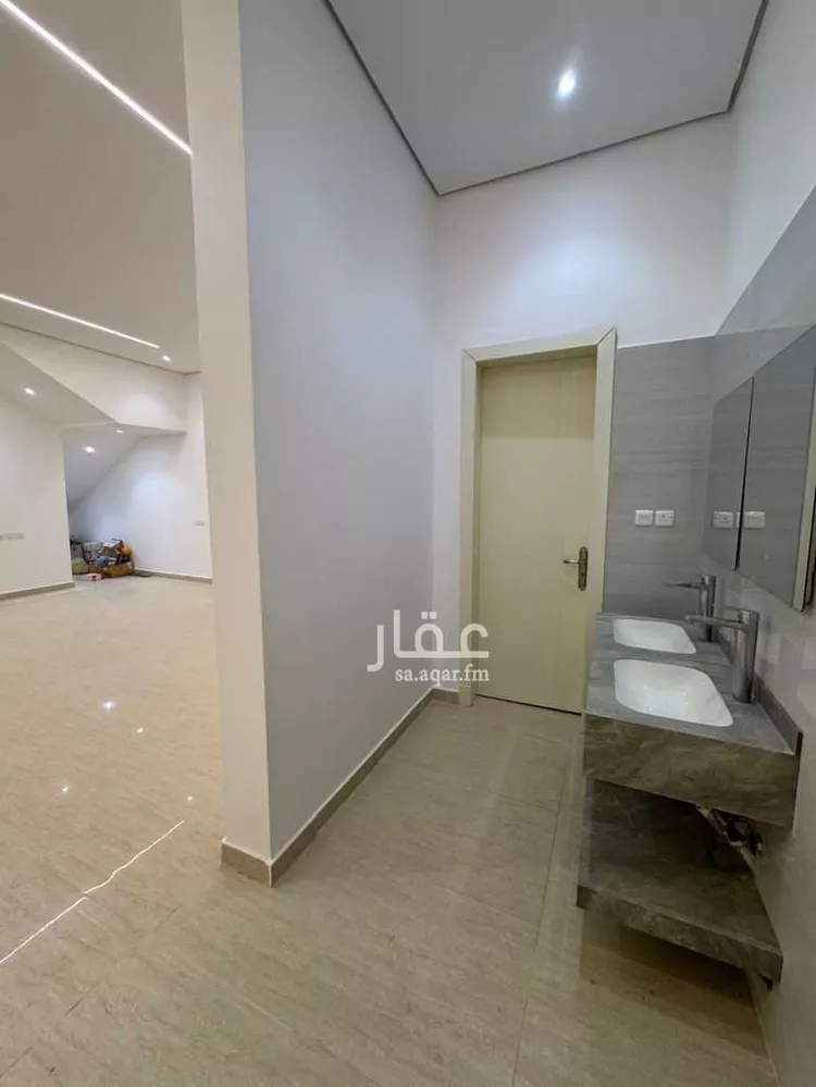 فيلا للإيجار في شارع عبدالملك بن أبي سلمة, حي ظهرة لبن, مدينة الرياض, منطقة الرياض صورة 2
